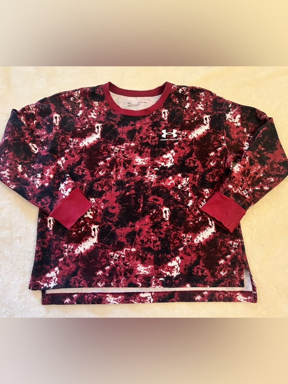 Under Armour Women's XS Loose Fit Fleece Sweatshirt Maroon Black Tie Dye Cloud
